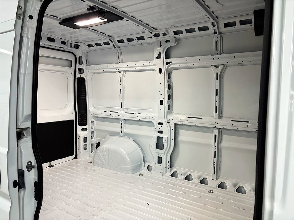 New 2026 RAM ProMaster 2500 w/ Quick Order Package 22G SLT image 19