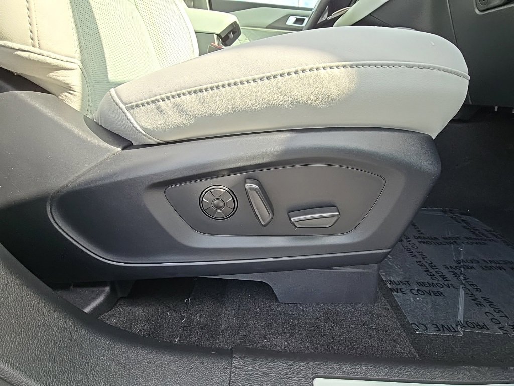 New 2026 Ford Explorer Platinum image 51