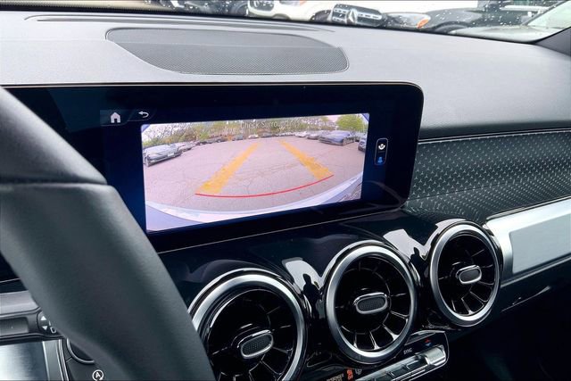 Used 2026 Mercedes-Benz GLB 250 4MATIC image 23