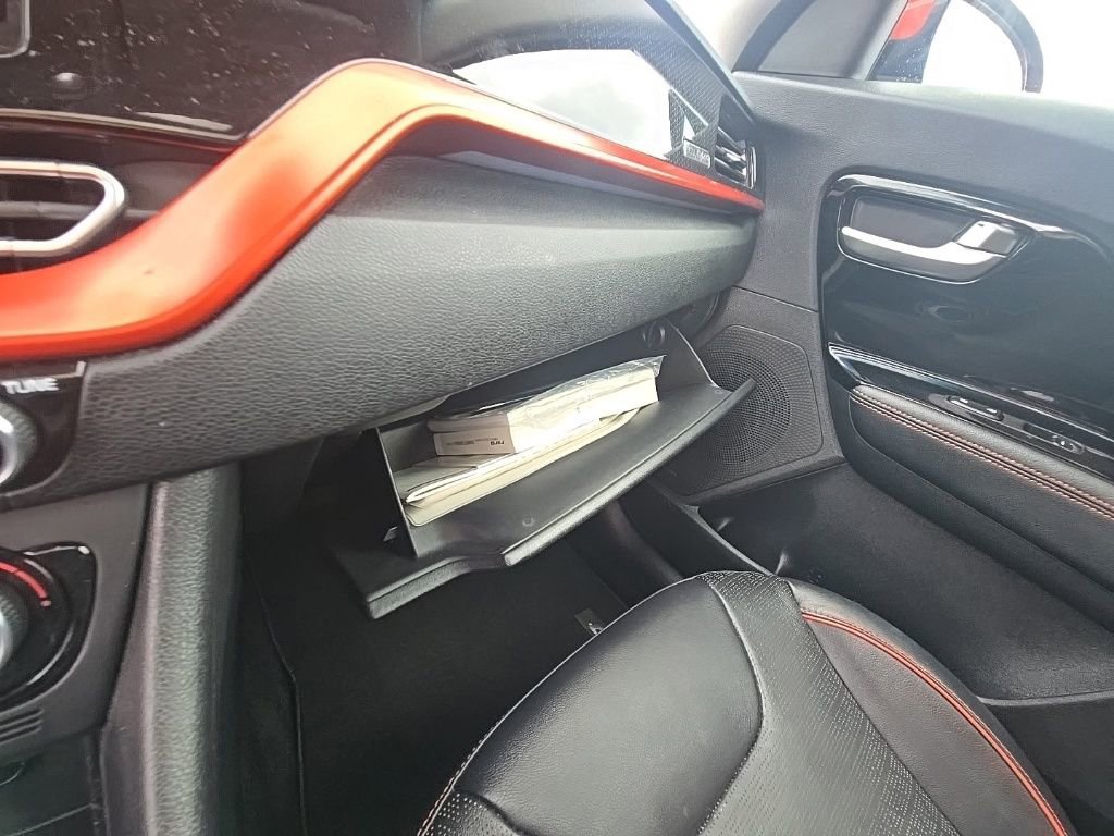 Used 2020 Kia Niro Touring image 23