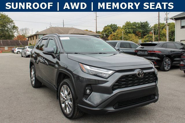 Used 2023 Toyota RAV4 XLE Premium image 2