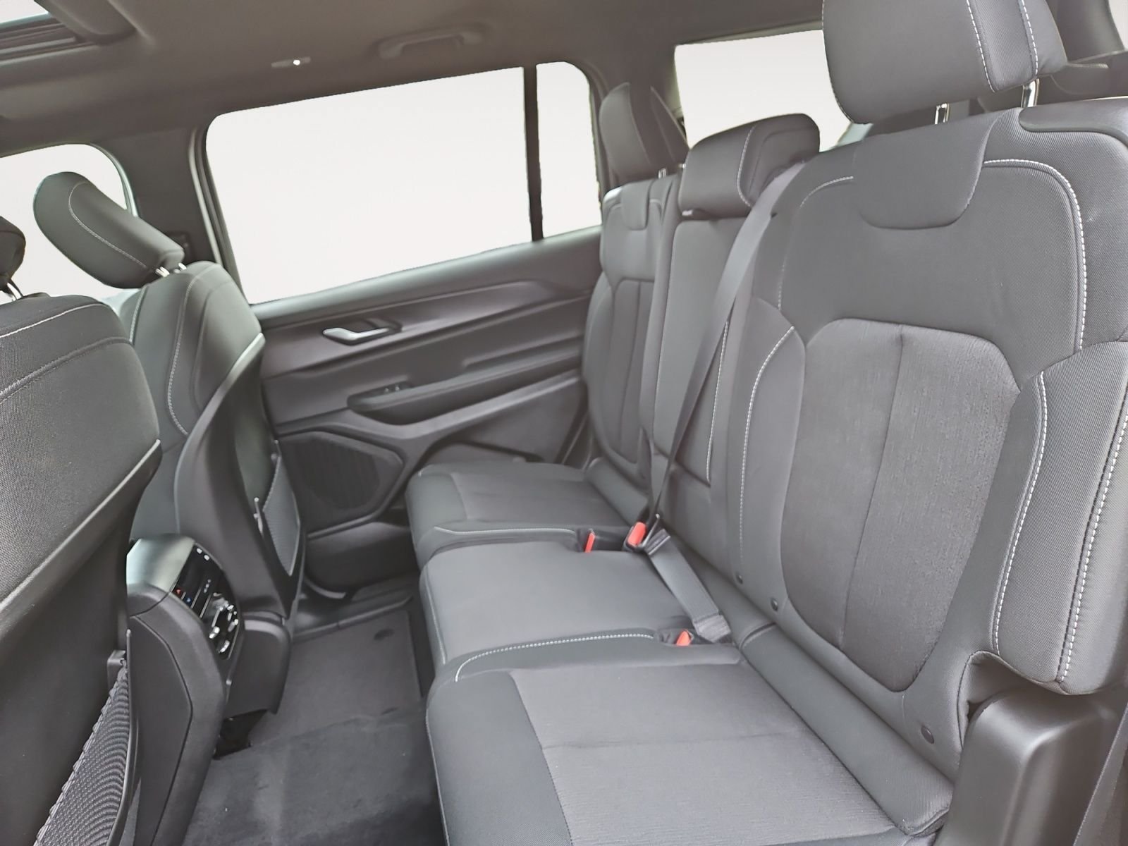 New 2025 Jeep Grand Cherokee L Laredo AWD/4WD image 13