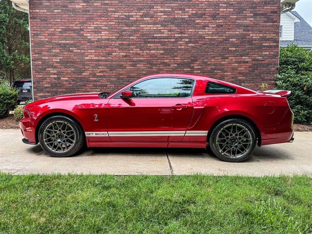 Used 2013 Ford Mustang Shelby GT500 RWD image 19