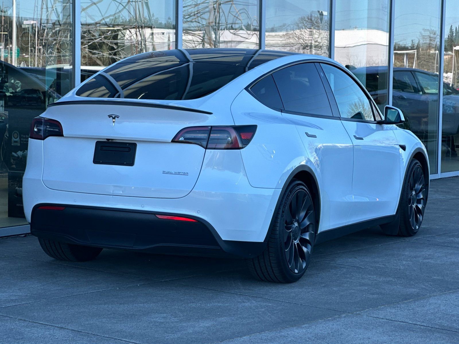 Used 2022 Tesla Model Y Performance AWD/4WD image 3
