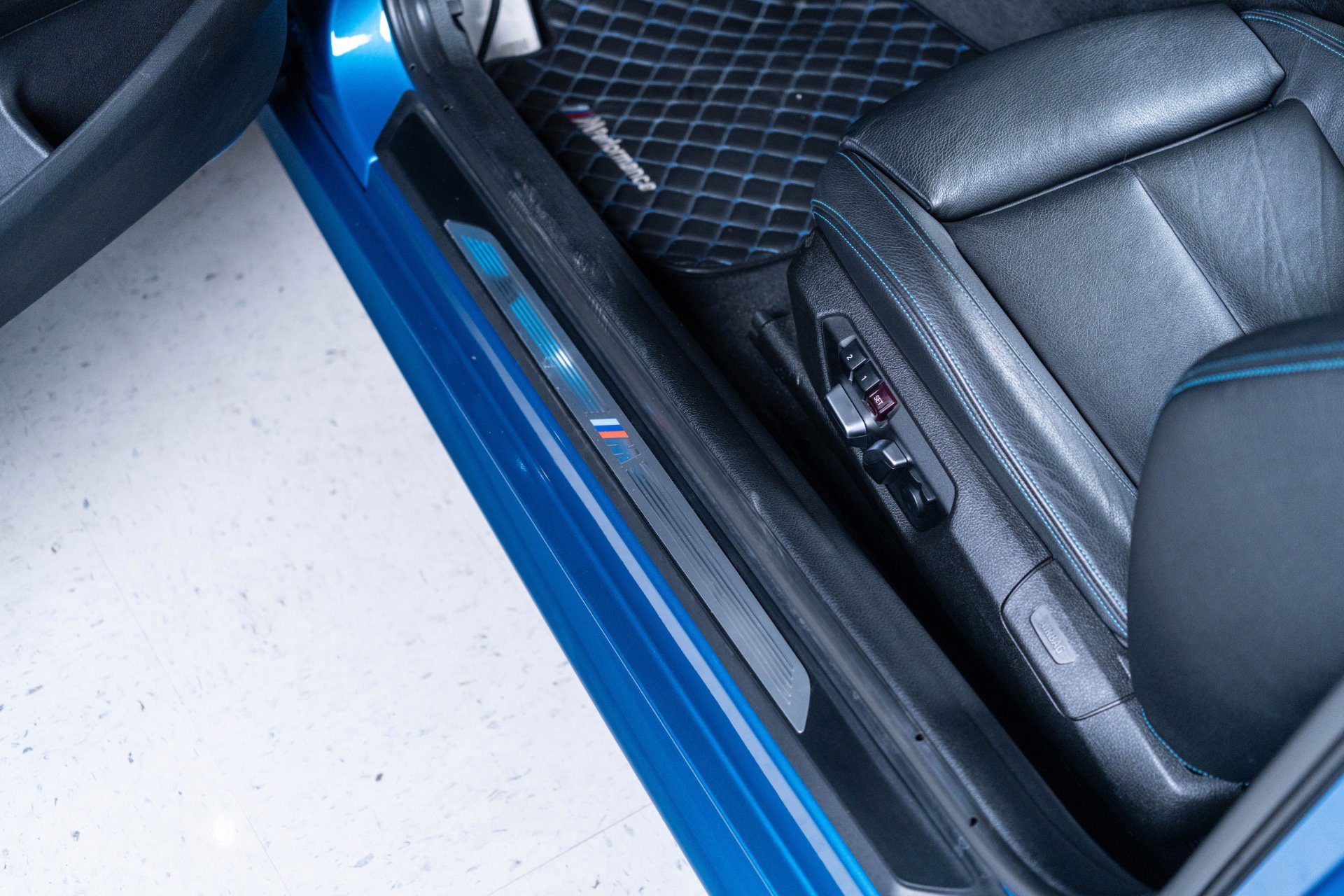 Used 2017 BMW M2 RWD image 39
