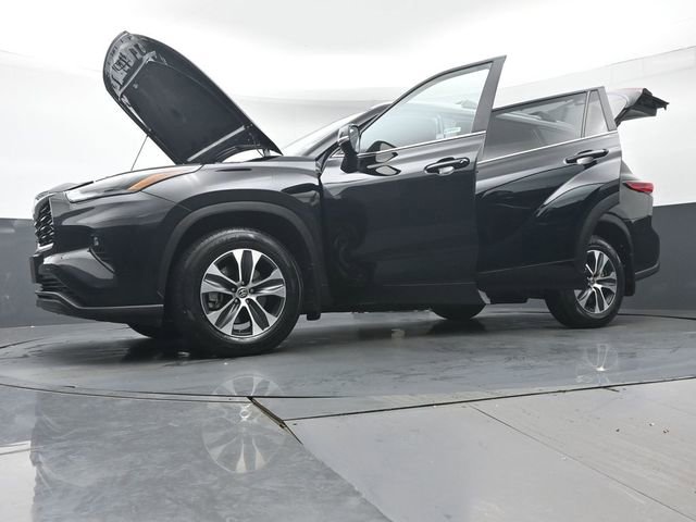 Certified 2023 Toyota Highlander XLE image 51