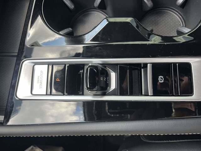 Used 2024 Volkswagen Atlas SE FWD image 32