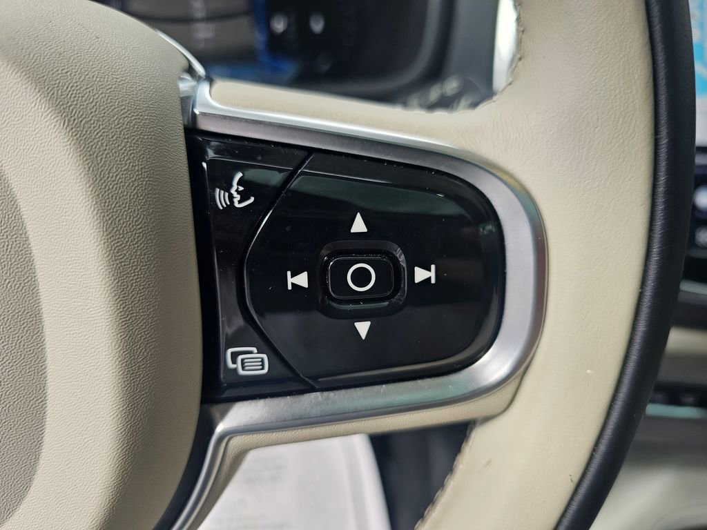Certified 2023 Volvo XC90 B6 Ultimate w/ Protection Package image 24