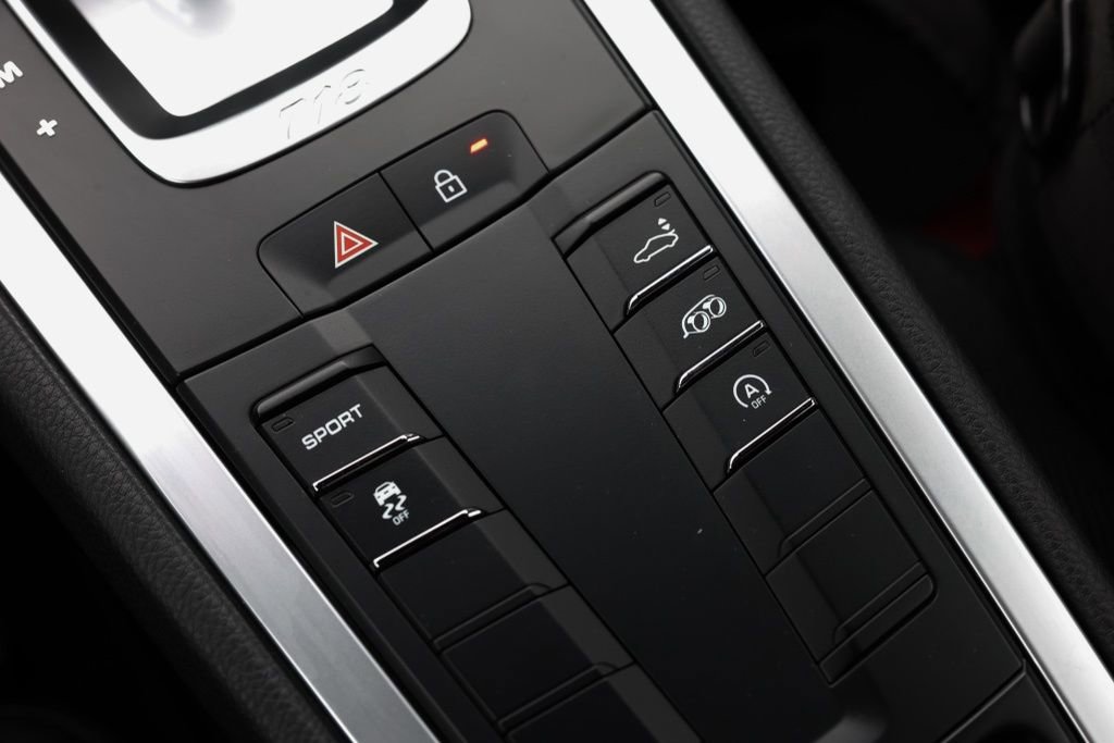 Used 2025 Porsche 718 Cayman image 44