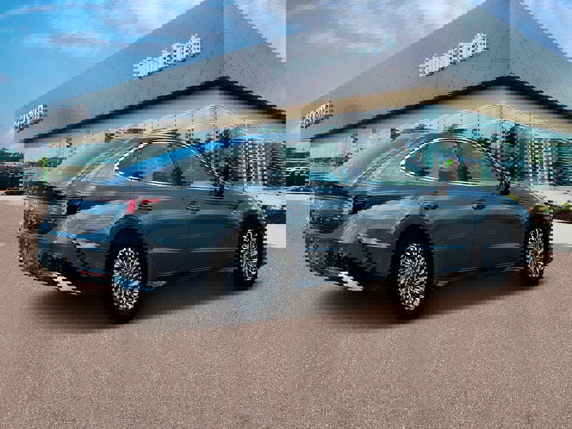 New 2025 Hyundai Sonata Limited image 8