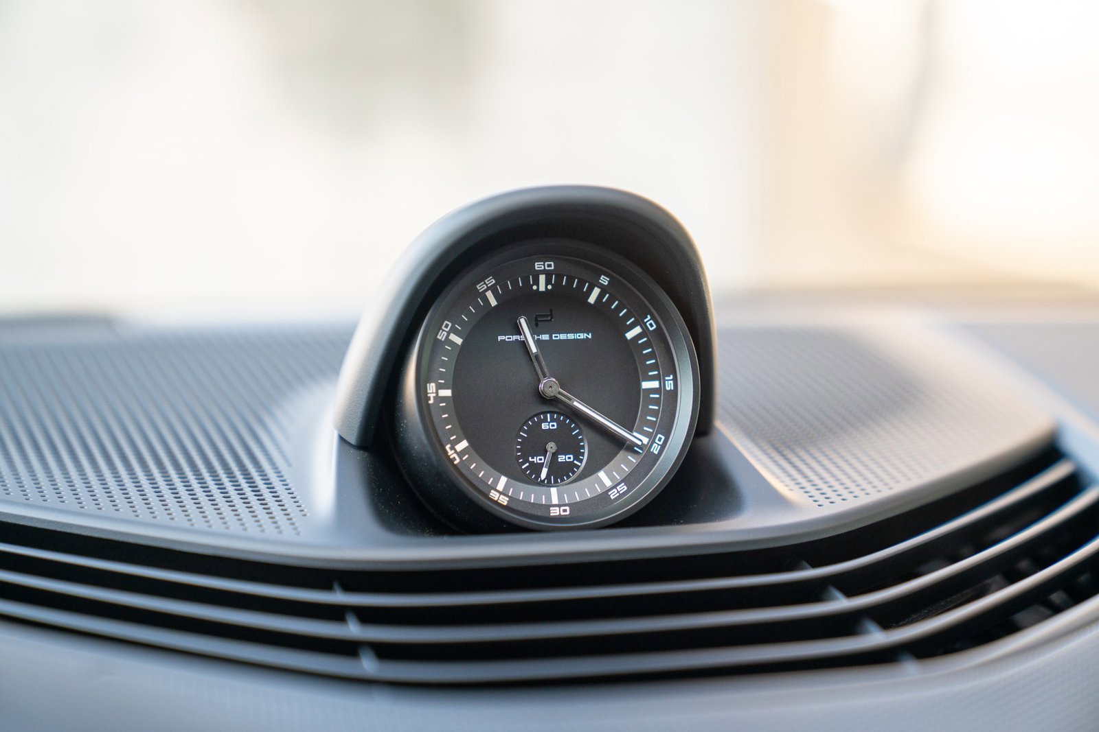 Used 2025 Porsche Taycan image 15