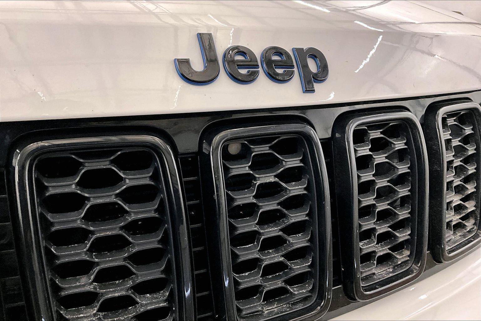 Used 2018 Jeep Grand Cherokee Laredo image 29