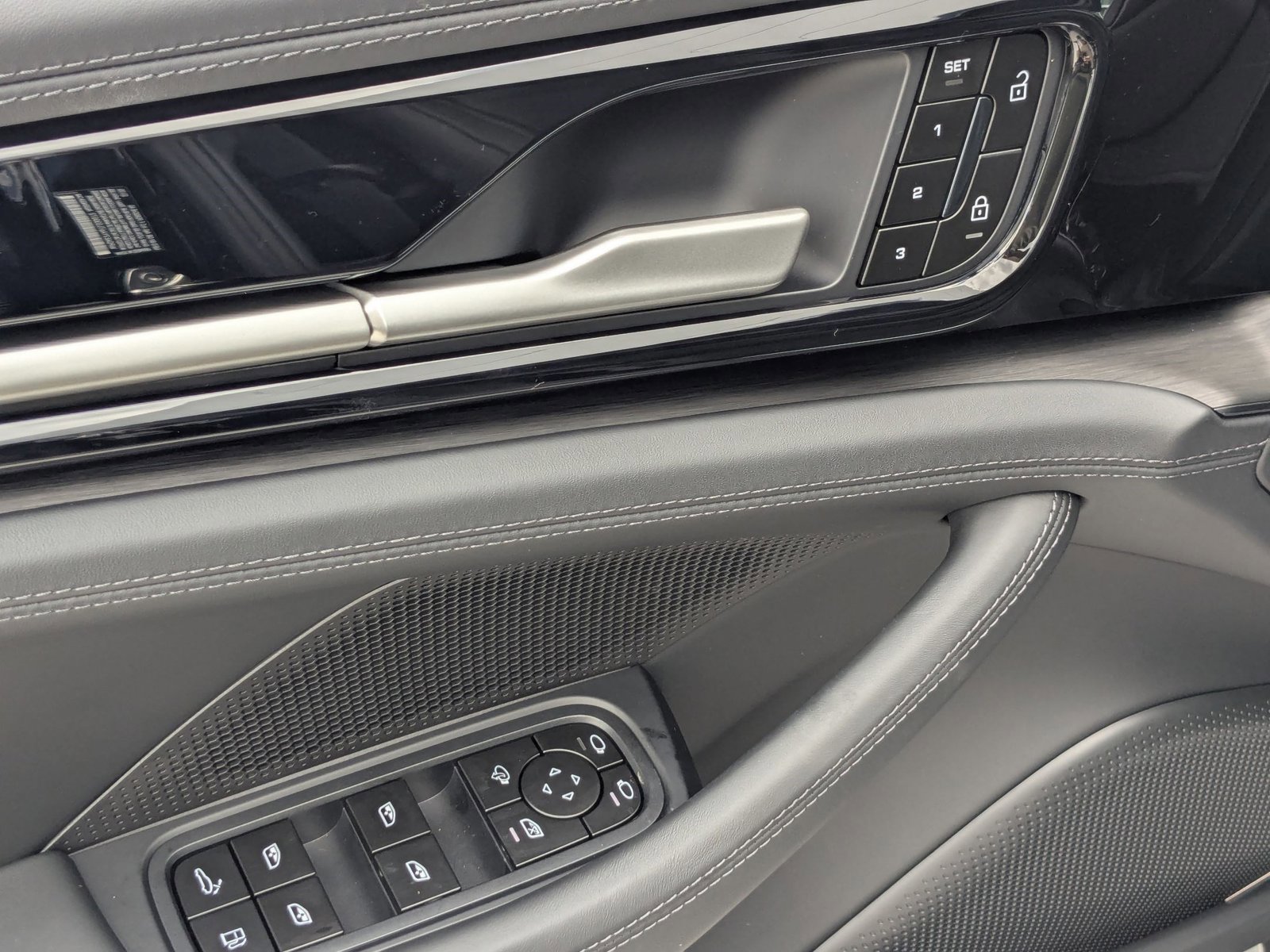 New 2026 Porsche Panamera 4 image 15