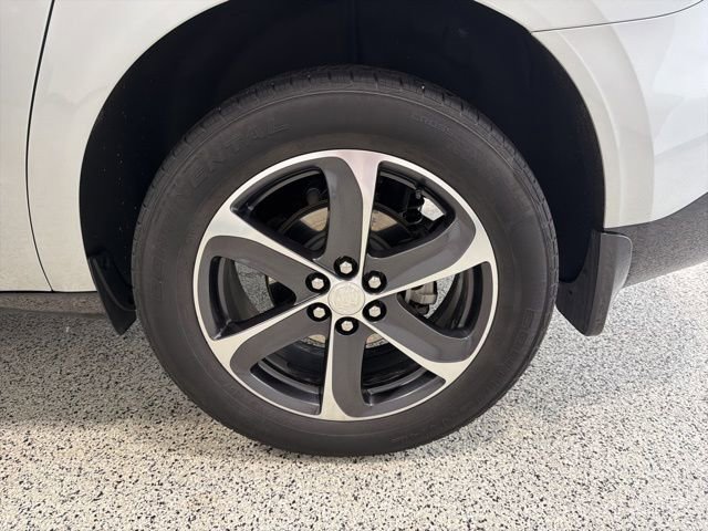 Used 2020 Buick Enclave Essence w/ Sport Touring Edition image 35