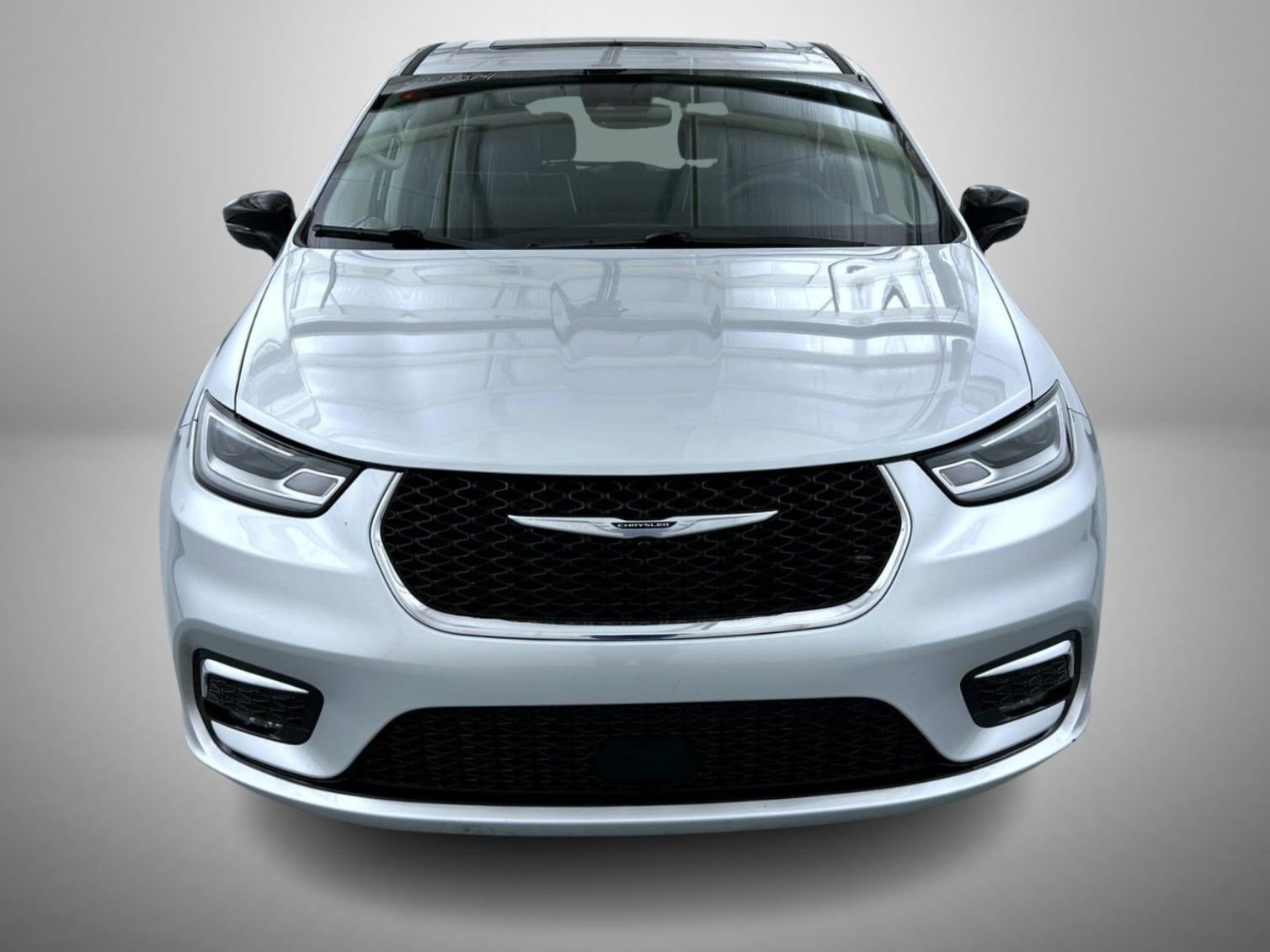 Used 2024 Chrysler Pacifica Limited image 2