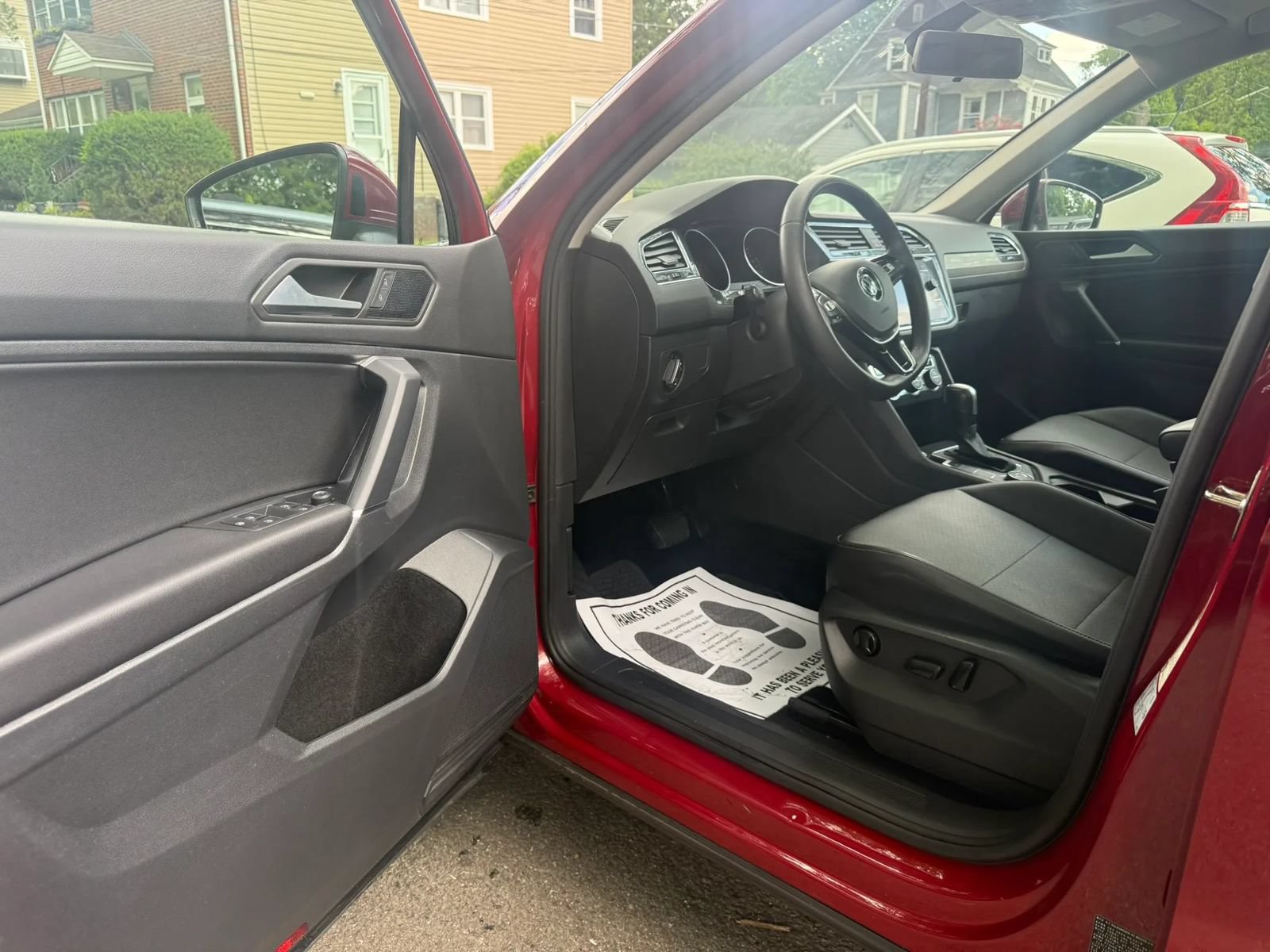 Used 2020 Volkswagen Tiguan SE w/ Panoramic Sunroof Package AWD/4WD image 7
