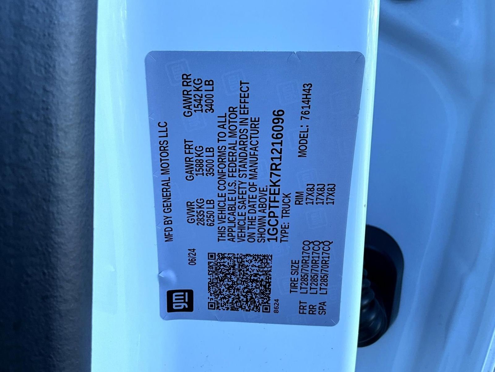 Used 2024 Chevrolet Colorado ZR2 w/ Technology Package image 25