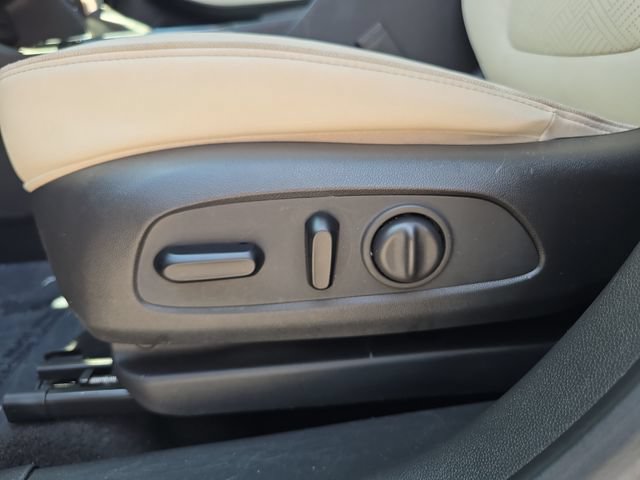 Certified 2022 Buick Encore GX Essence w/ Advanced Technology Package FWD image 18