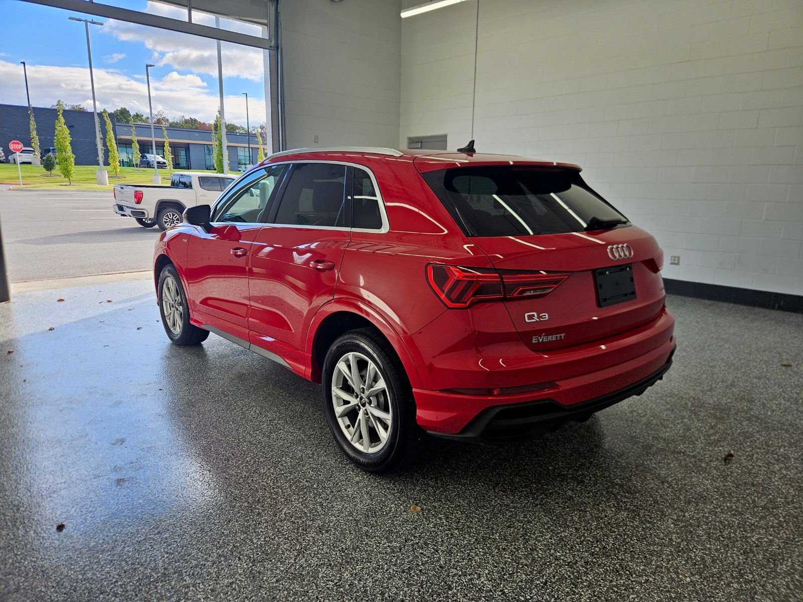 Used 2025 Audi Q3 2.0T Premium AWD/4WD image 3