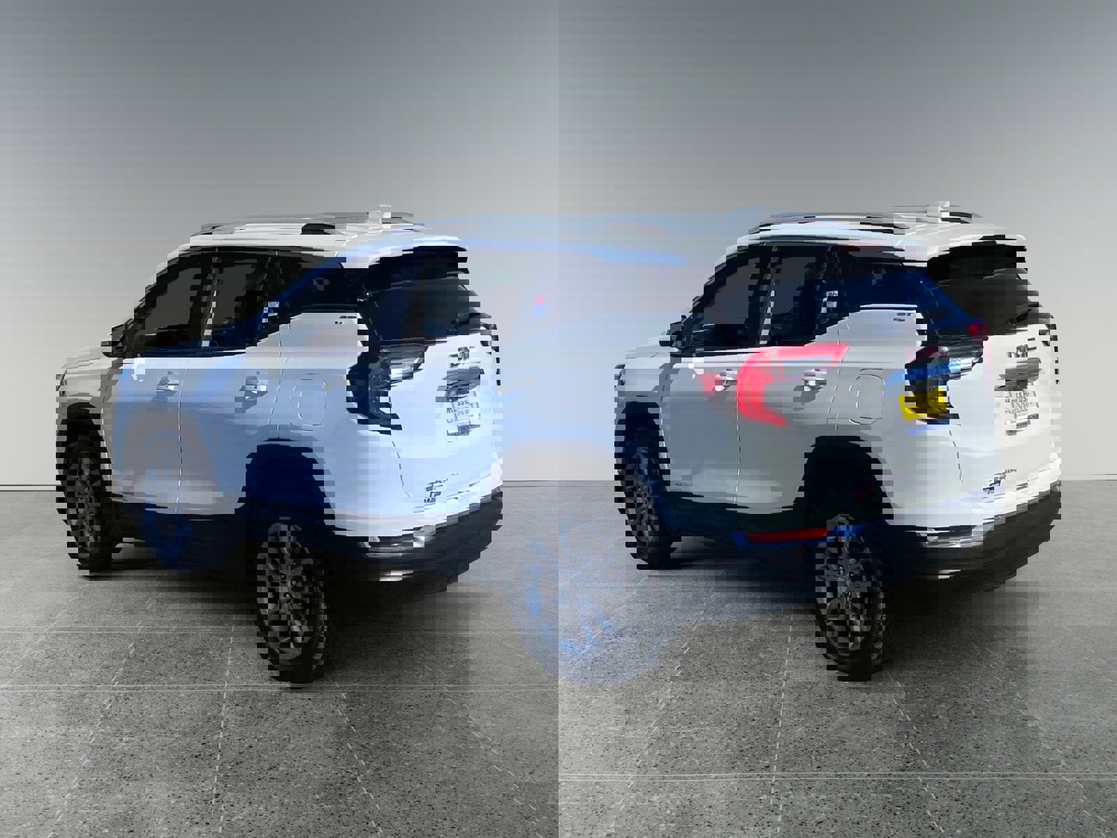 Used 2024 GMC Terrain SLT image 3