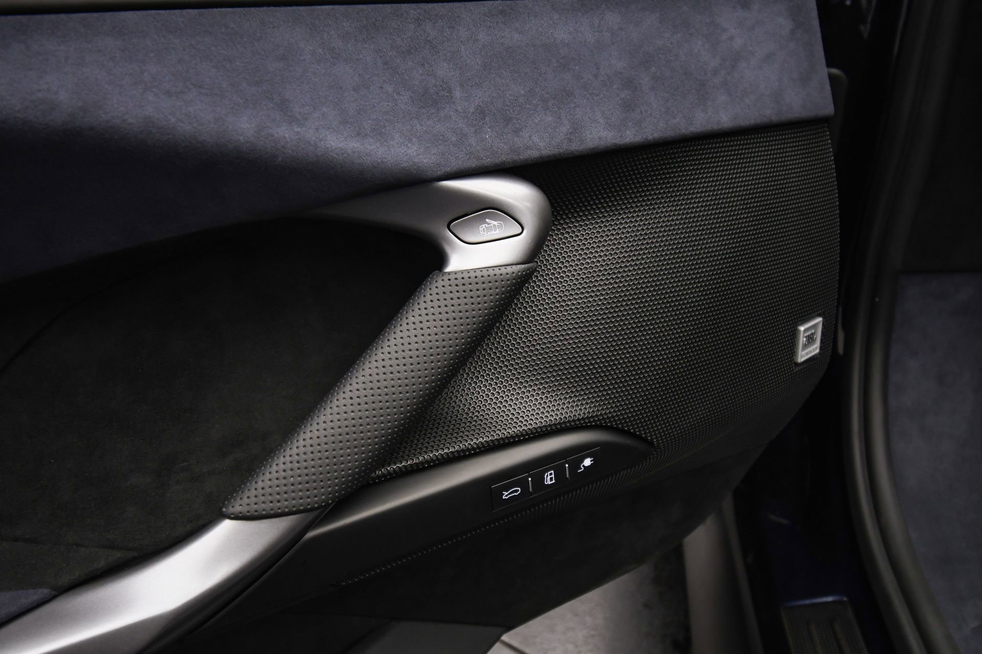 Used 2025 Ferrari 296 GTS image 49