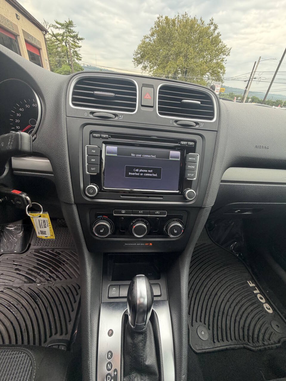 Used 2014 Volkswagen Golf 4-Door FWD image 34