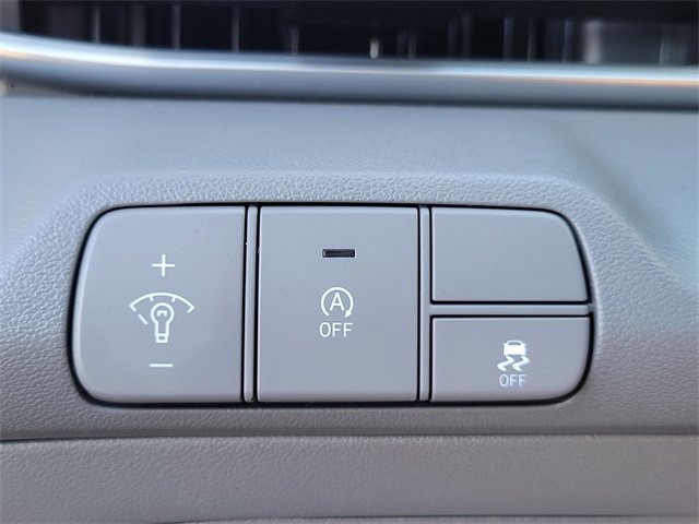 Used 2025 Hyundai Elantra SE image 14