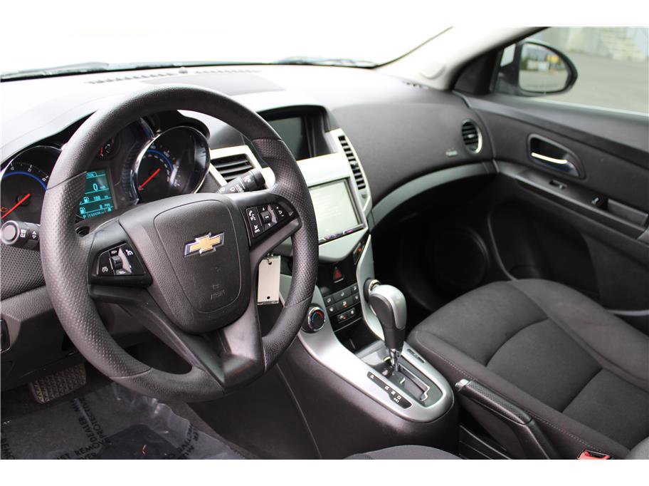 Used 2016 Chevrolet Cruze LT w/ RS Package image 9