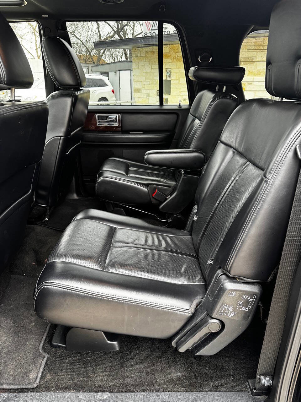 Used 2017 Lincoln Navigator L Select image 16