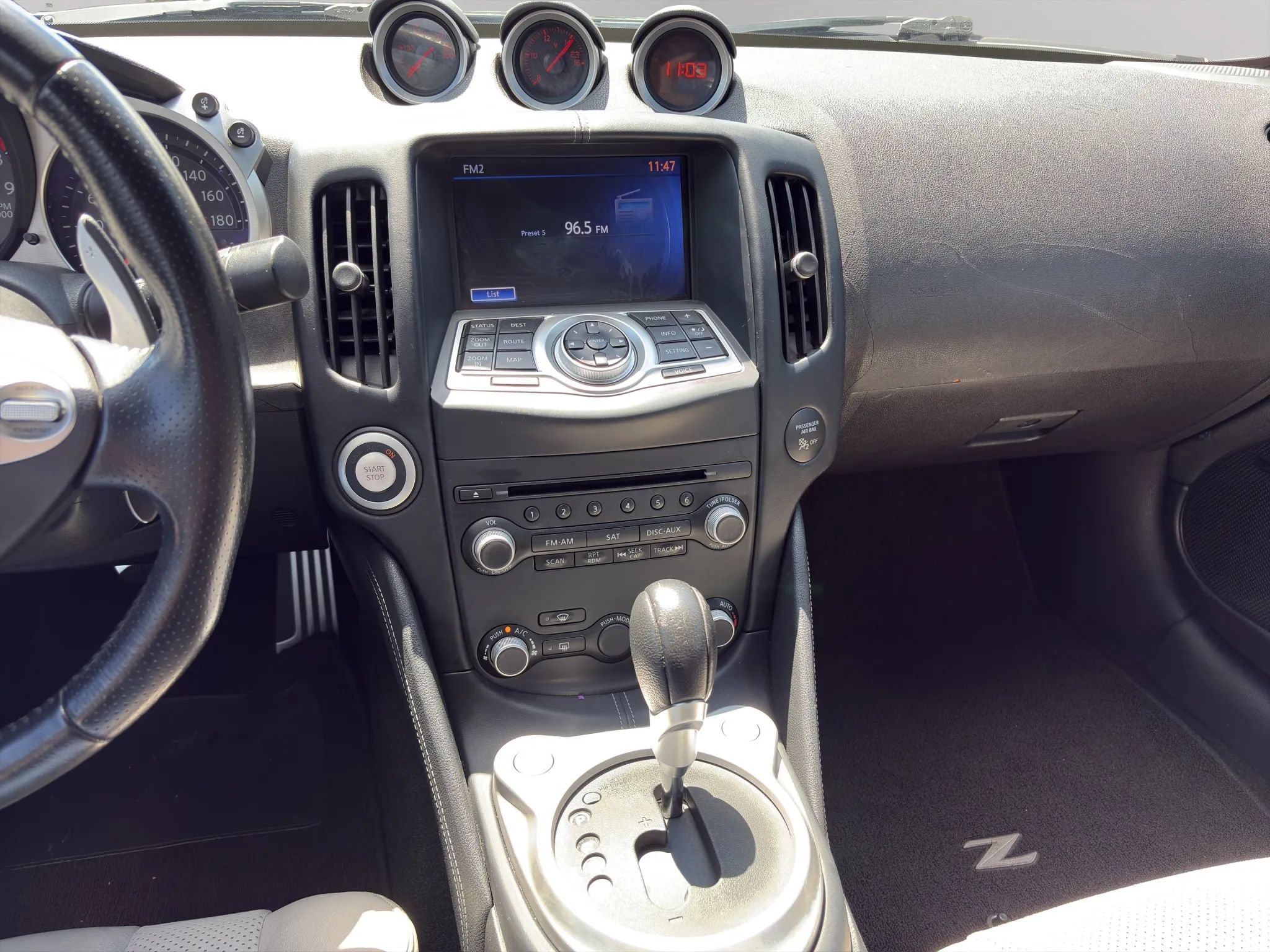 Used 2010 Nissan 370Z Touring w/ Sport Pkg RWD image 13