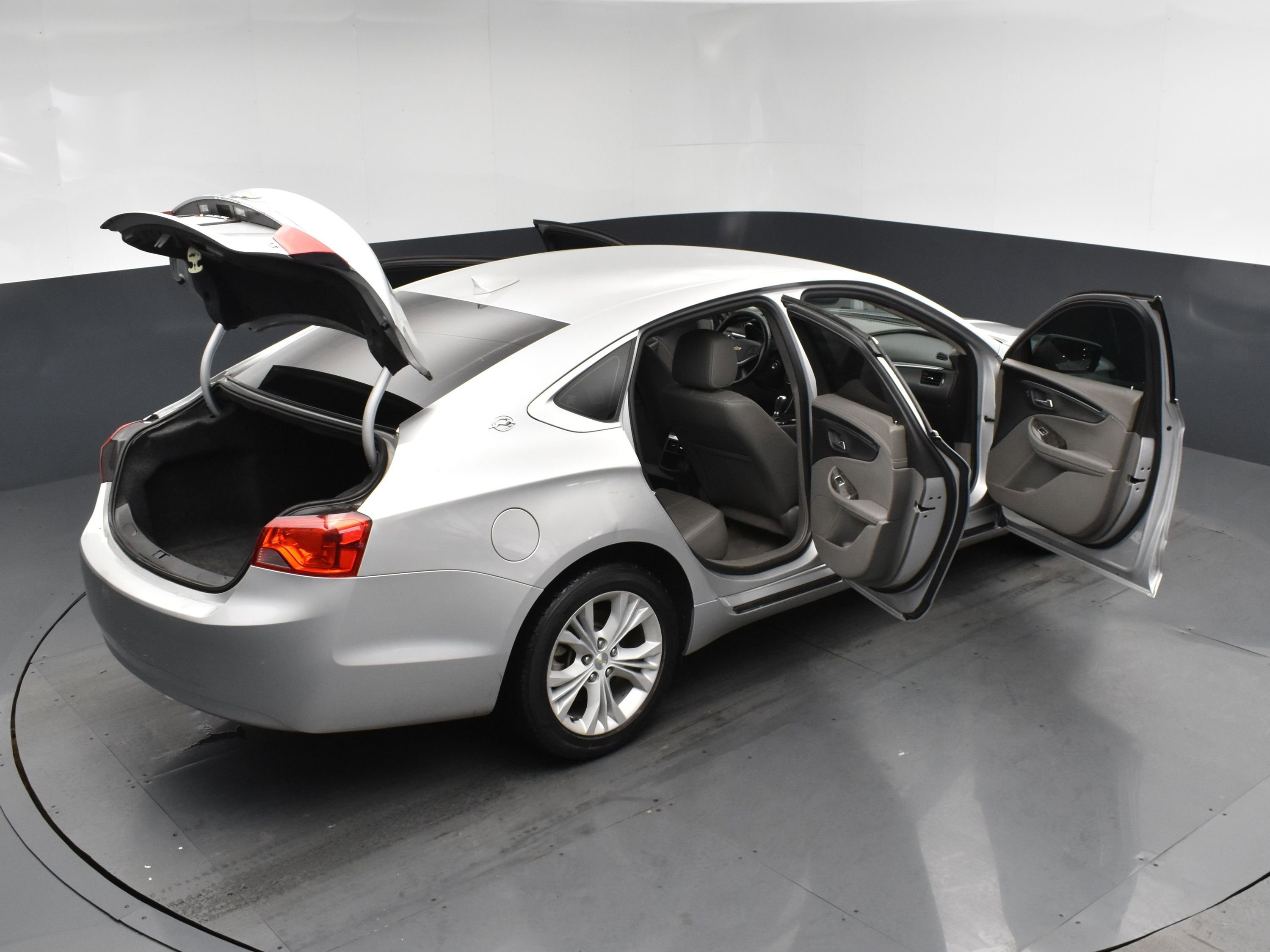 Used 2015 Chevrolet Impala LT image 25