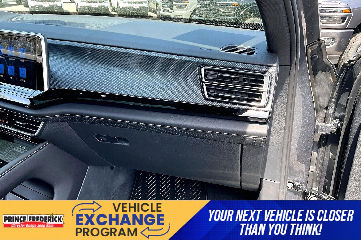 Used 2024 Volkswagen Atlas Cross Sport SEL R-Line AWD/4WD image 13