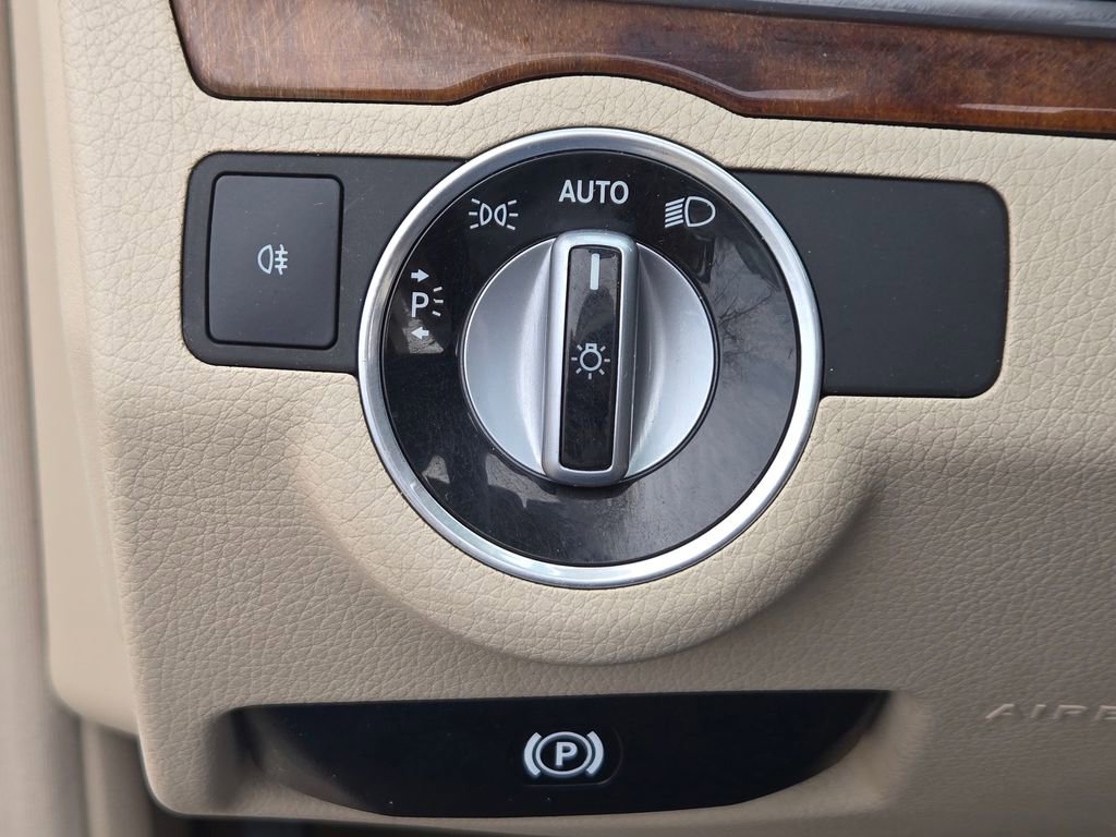 Used 2017 Mercedes-Benz E 400 E 400 w/ Premium 2 Package image 20