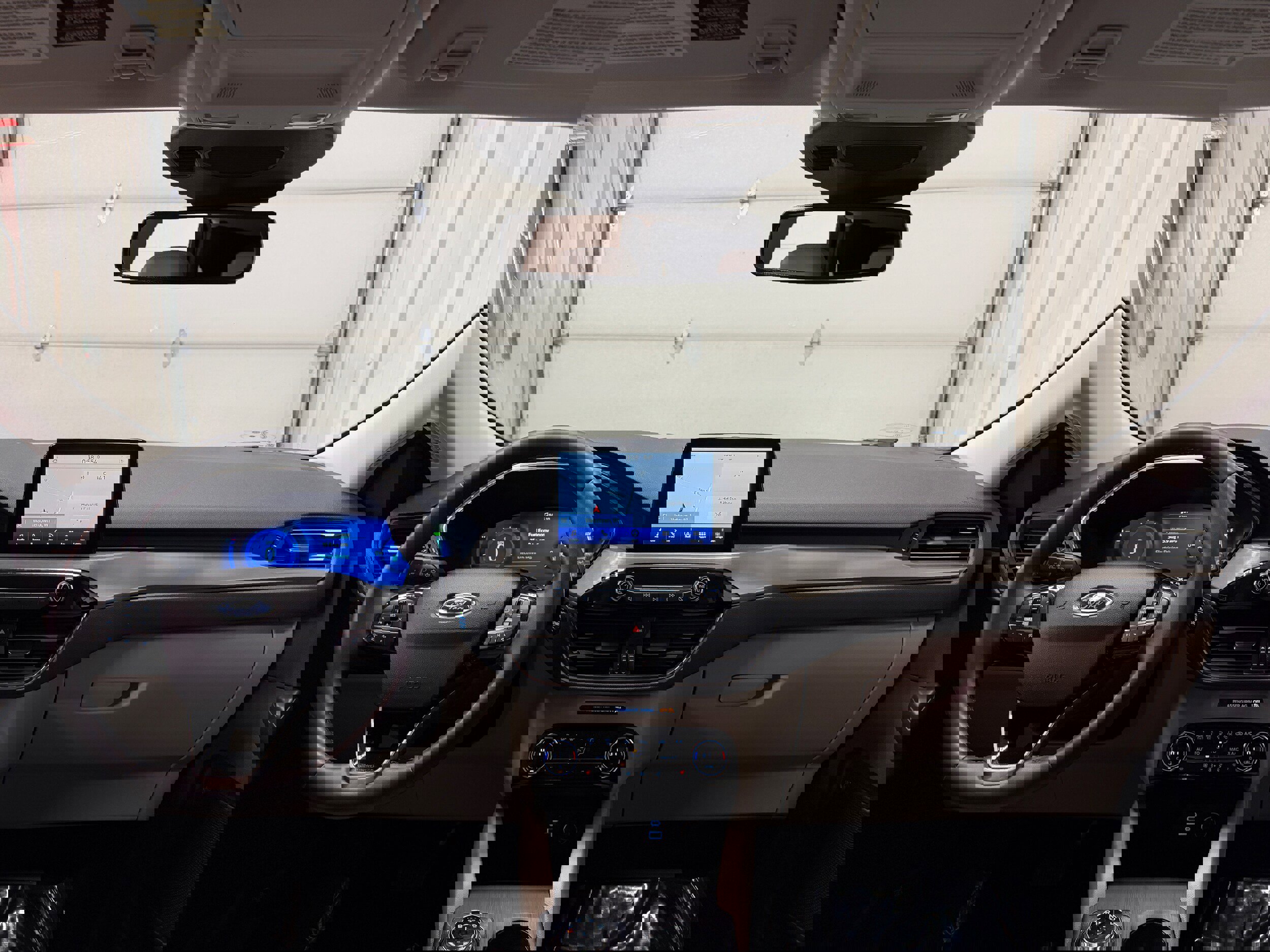 Certified 2021 Ford Escape Titanium FWD image 3