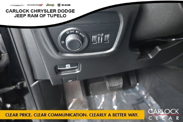 Used 2023 Jeep Grand Cherokee Altitude AWD/4WD image 16