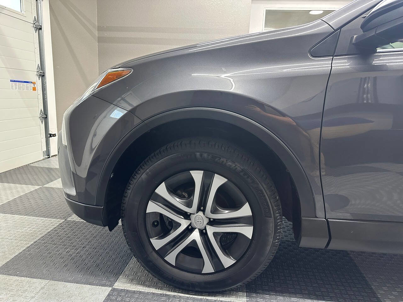 Used 2016 Toyota RAV4 LE AWD/4WD image 13