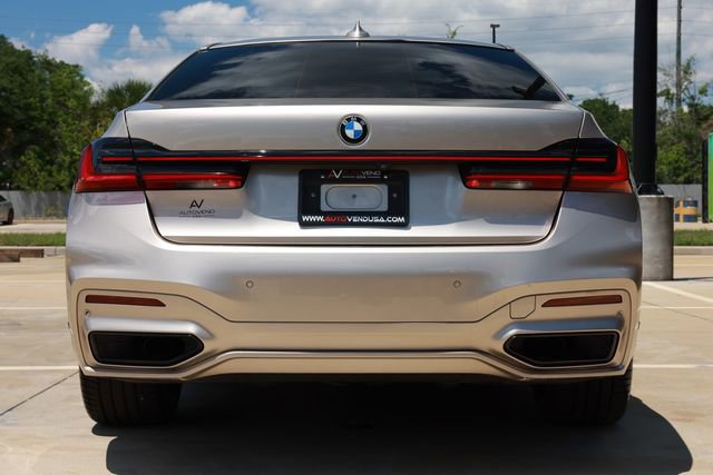 Used 2022 BMW 740i w/ Luxury Rear Seating Package RWD image 10