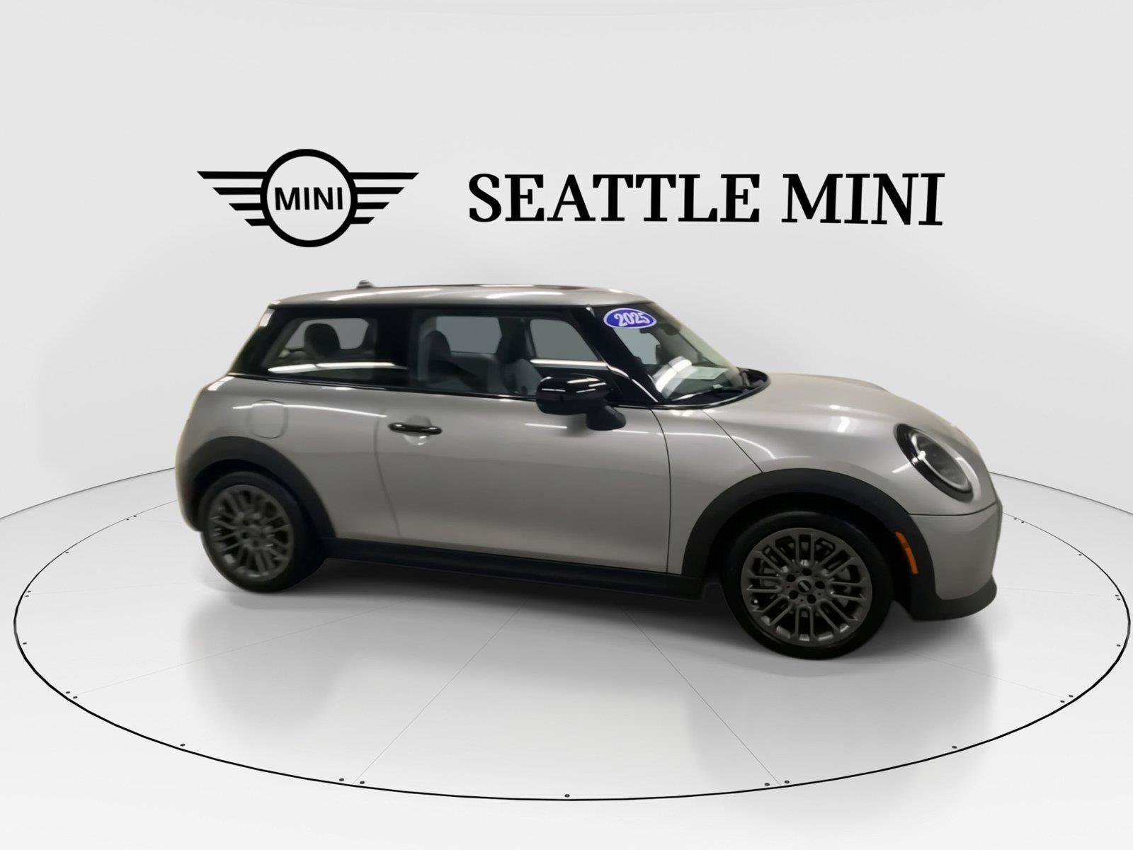 Used 2025 MINI Cooper 2-Door Hardtop FWD image 13