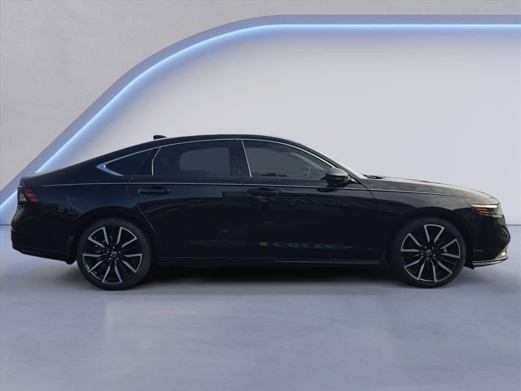 Used 2024 Honda Accord Touring image 7