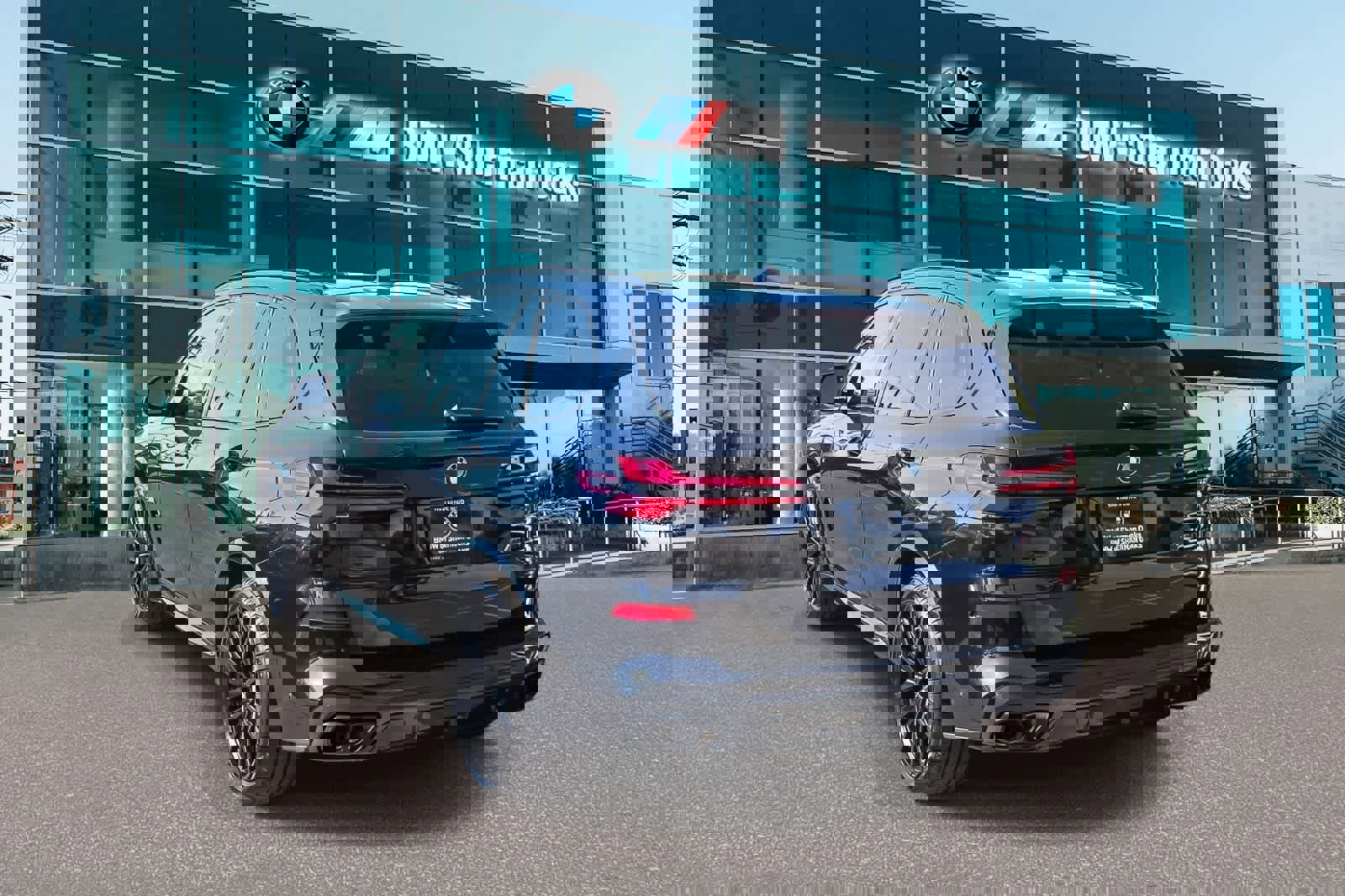 Used 2026 BMW X5 M60i w/ Executive Package image 6