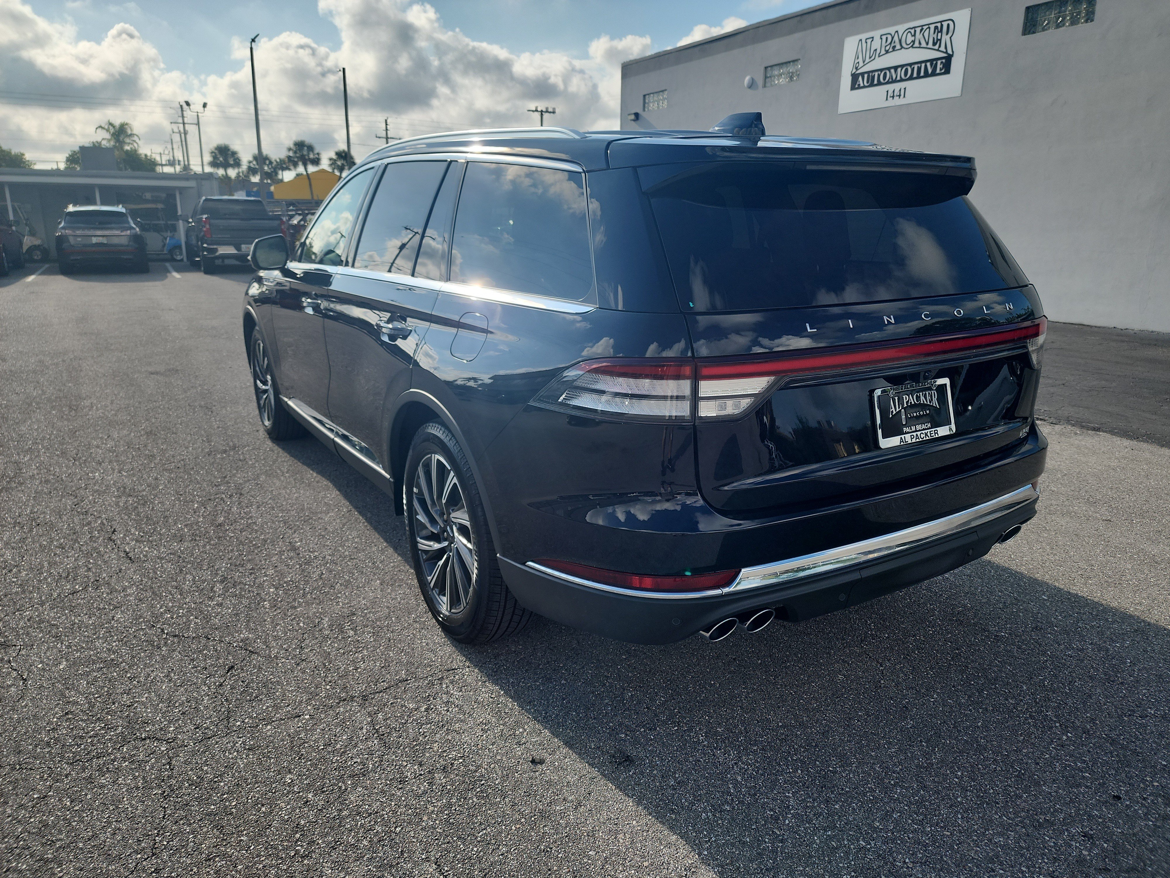 New 2026 Lincoln Aviator 2WD image 3