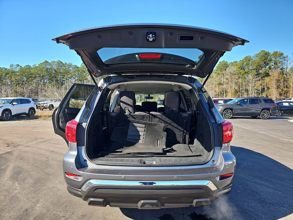 Used 2019 Nissan Pathfinder S image 16