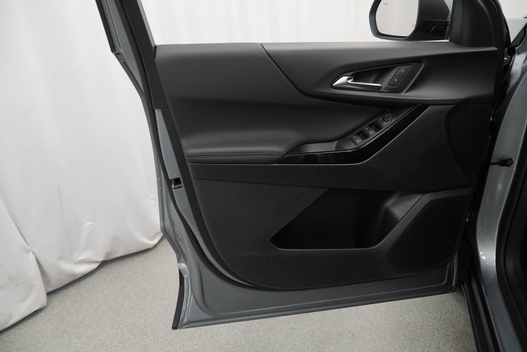 New 2027 Chevrolet Equinox LT FWD image 22