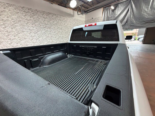 Used 2022 RAM 1500 Classic SLT AWD/4WD image 13