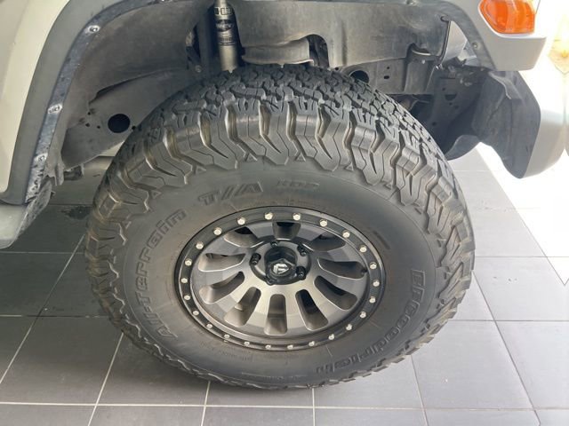 Used 2018 Jeep Wrangler Unlimited Sahara AWD/4WD image 5