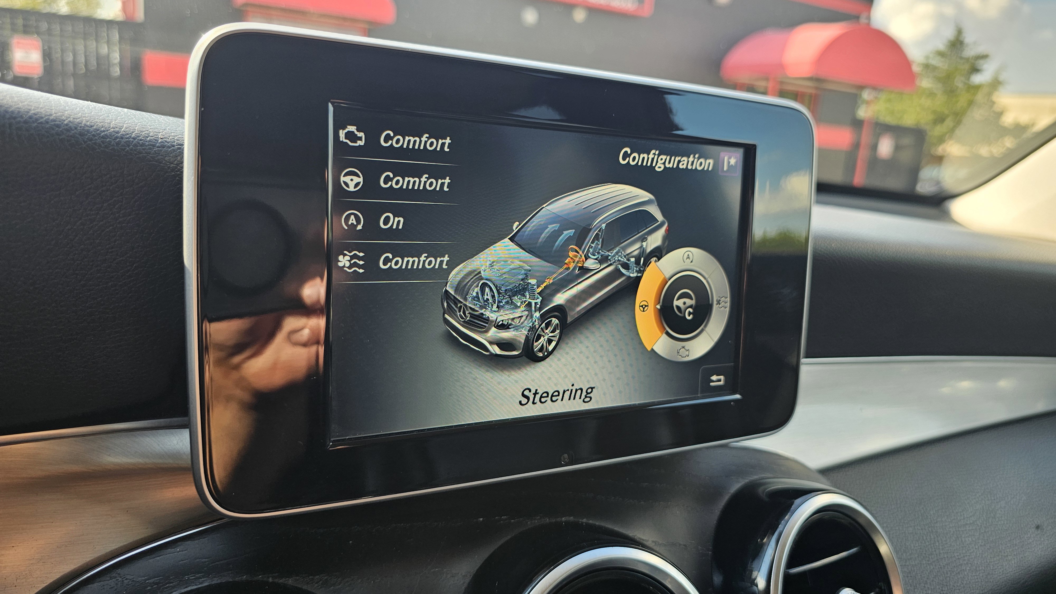 Used 2019 Mercedes-Benz GLC 300 w/ Premium Package image 40