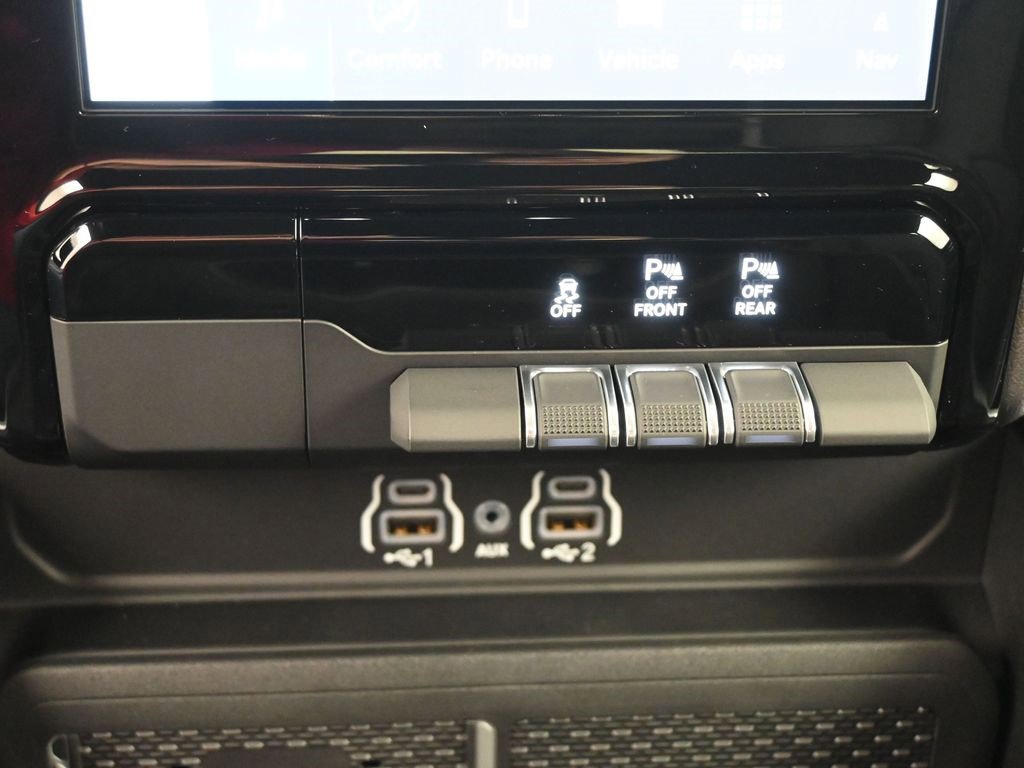 New 2026 RAM 1500 Laramie w/ Sport Appearance Package image 32