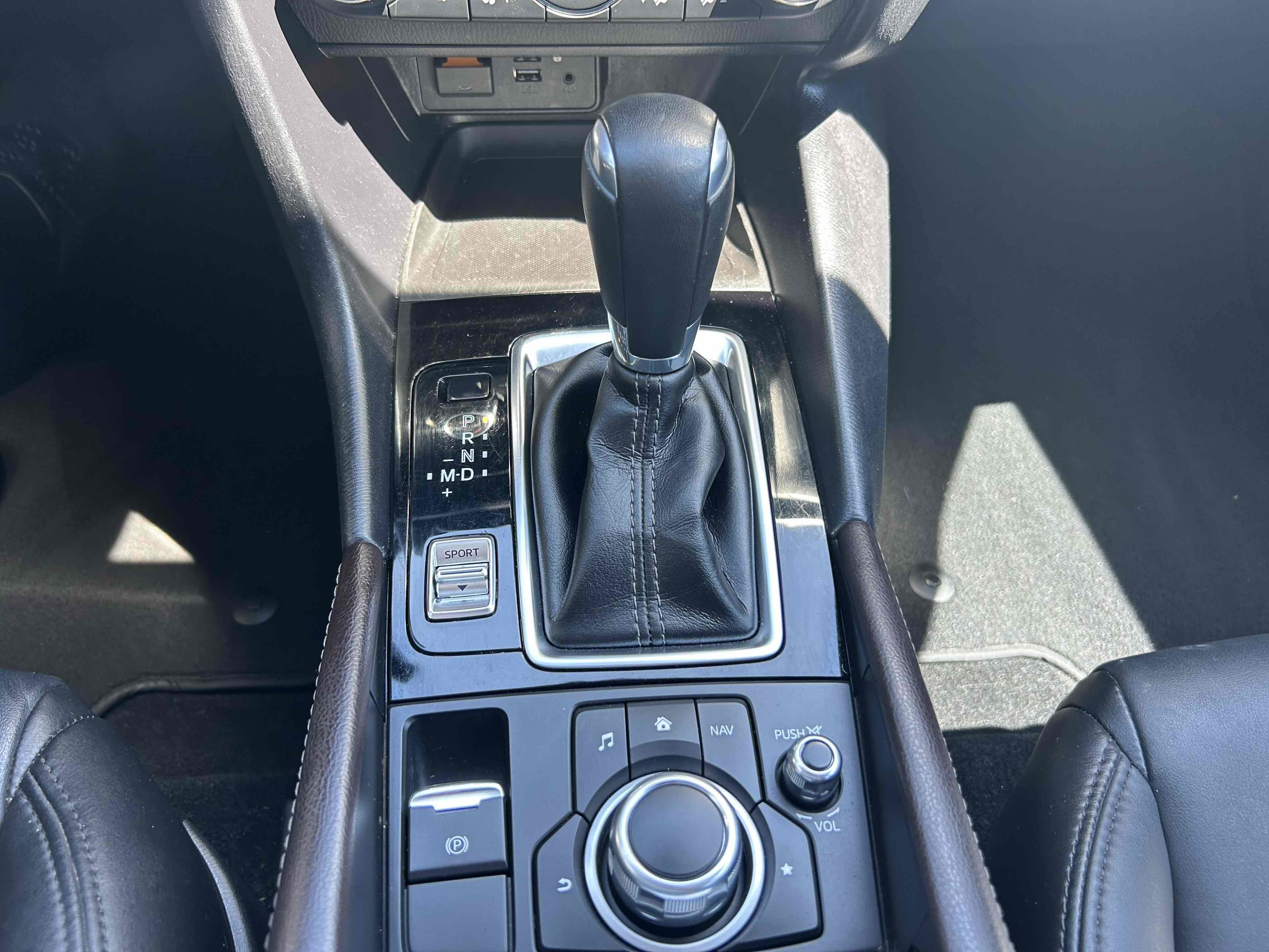 Used 2018 MAZDA MAZDA3 Touring image 18