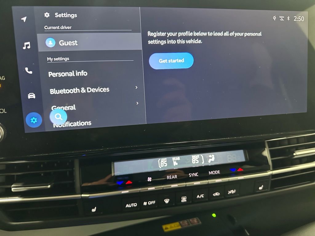 Used 2025 Toyota Sienna XLE image 36