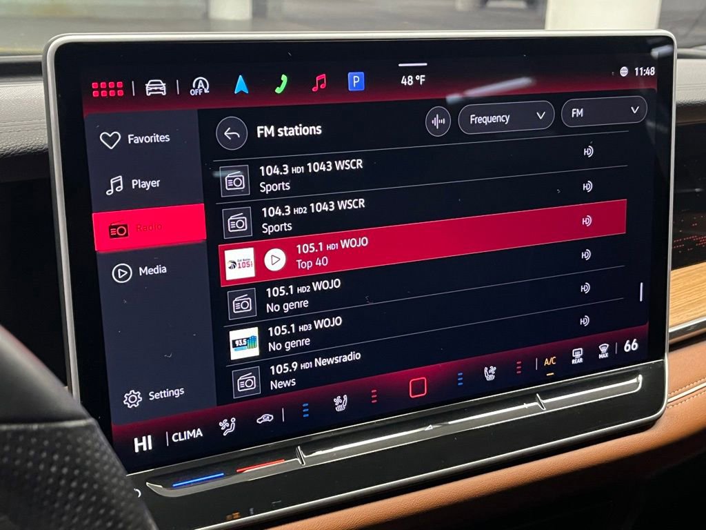 Certified 2025 Volkswagen Tiguan SEL R-Line image 28